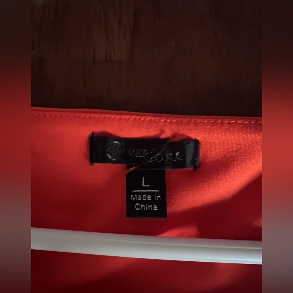 Versona Bold Red Tank Top - Picture 3 of 3